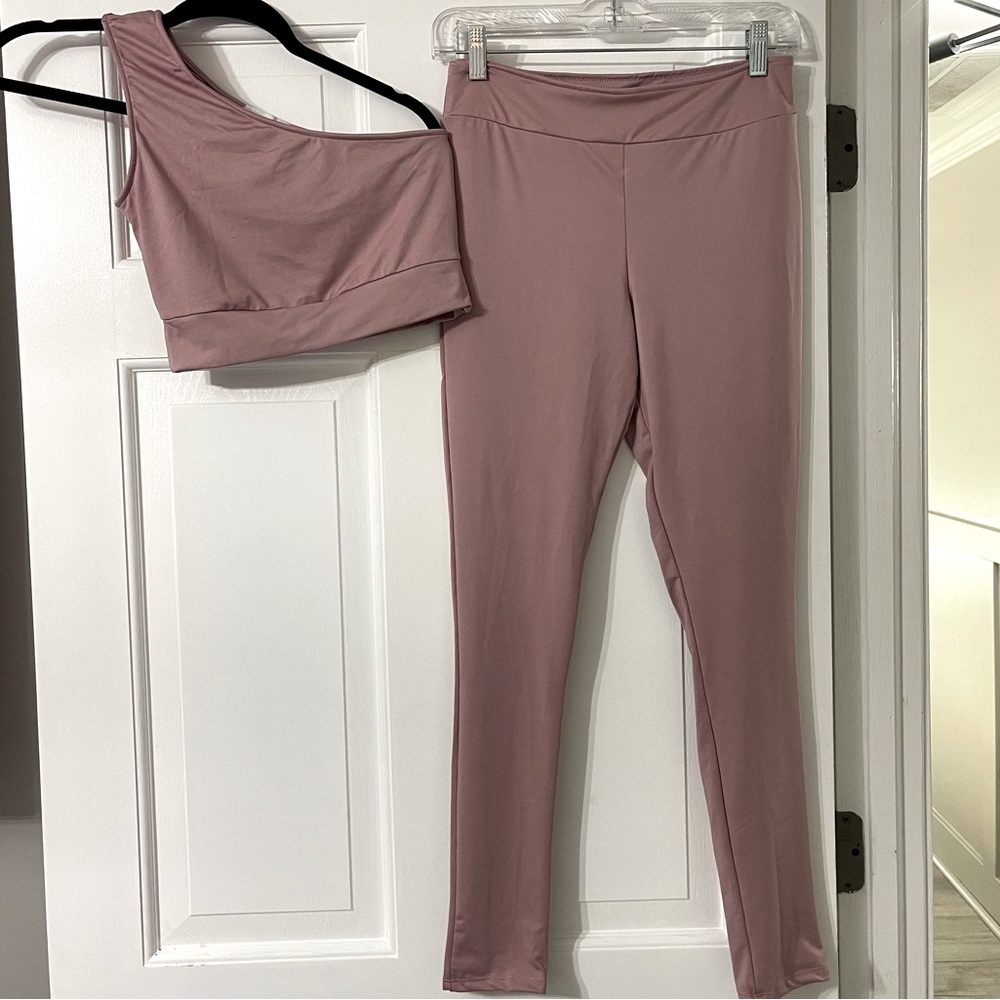 Two-piece Light Blush Pink Workout Athleisure Set | Size S